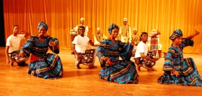 カメルーン国立舞踊団